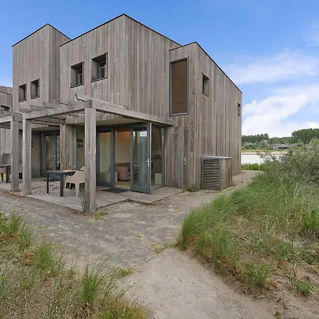 Familie | 4 Pers. Landzijde En Waterzijde *