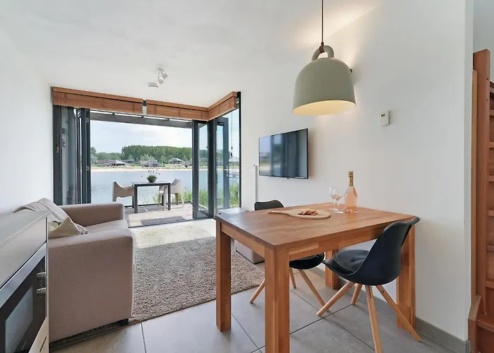 Familie | 4 Pers. Landzijde En Waterzijde * Ouddorp